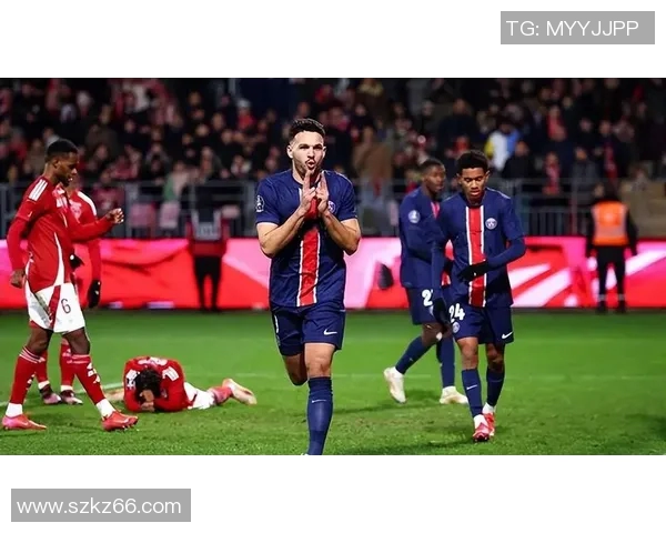 近日,法甲联赛进入关键阶段,巴黎圣日耳曼队凭借出色的表现继续领跑榜首 近日,法甲联赛进入关键阶段,巴黎圣日耳曼队凭借出色的表现继续领跑榜首